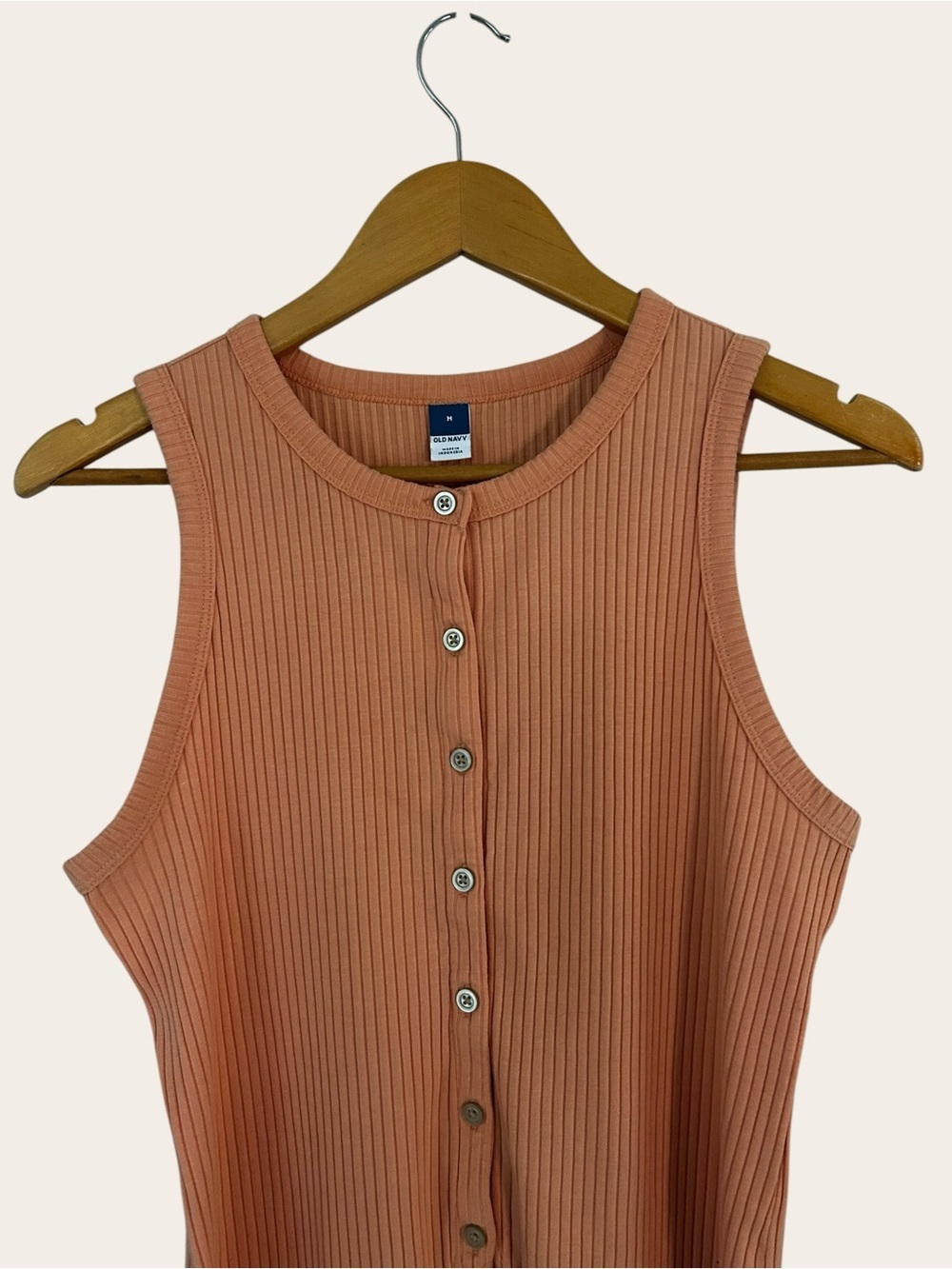 Old Navy Peach Ribbed Button-Front Tank - Picture 4 of 11
